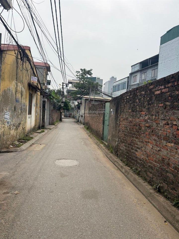 Mảnh đất đàm quang trung, long biên, đón đầu cầu trần hưng đạo, phân nhiều lô, ô tô 7 chỗ vào đất