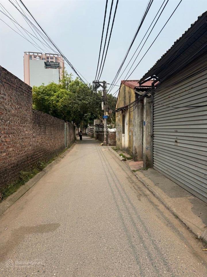 Mảnh đất đàm quang trung, long biên, đón đầu cầu trần hưng đạo, phân nhiều lô, ô tô 7 chỗ vào đất