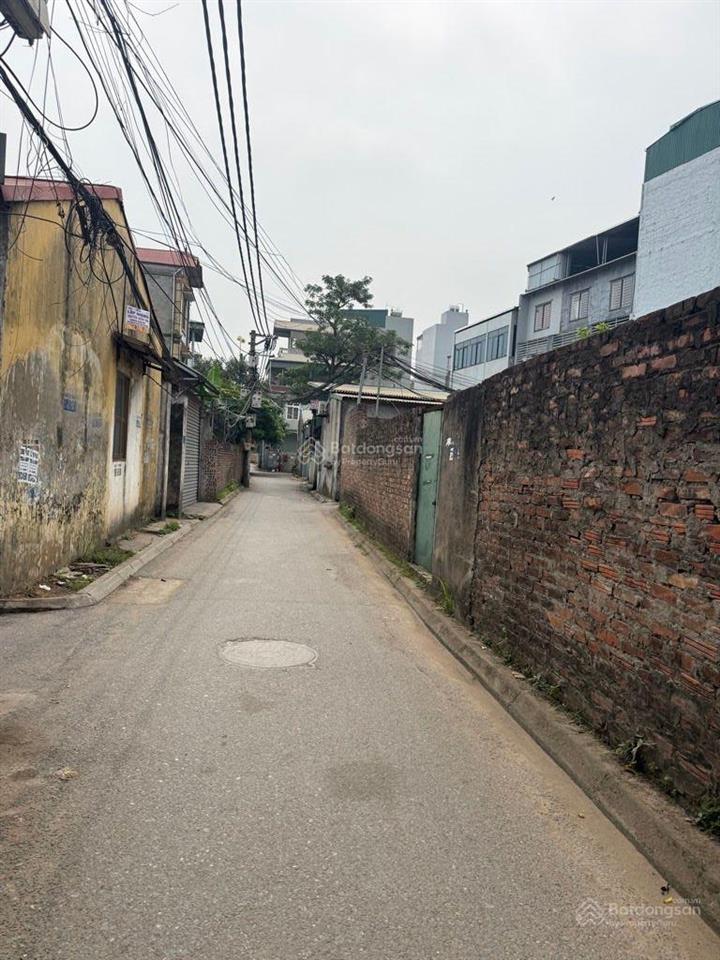 Mảnh đất đàm quang trung, long biên, đón đầu cầu trần hưng đạo, phân nhiều lô, ô tô 7 chỗ vào đất