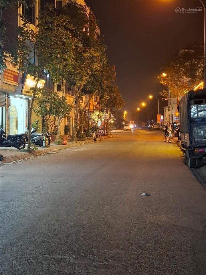 Nhà mặt phố kim quan thượng, việt hưng, long biên, vỉa hè ô tô tránh thông, hàng xóm vinhomes