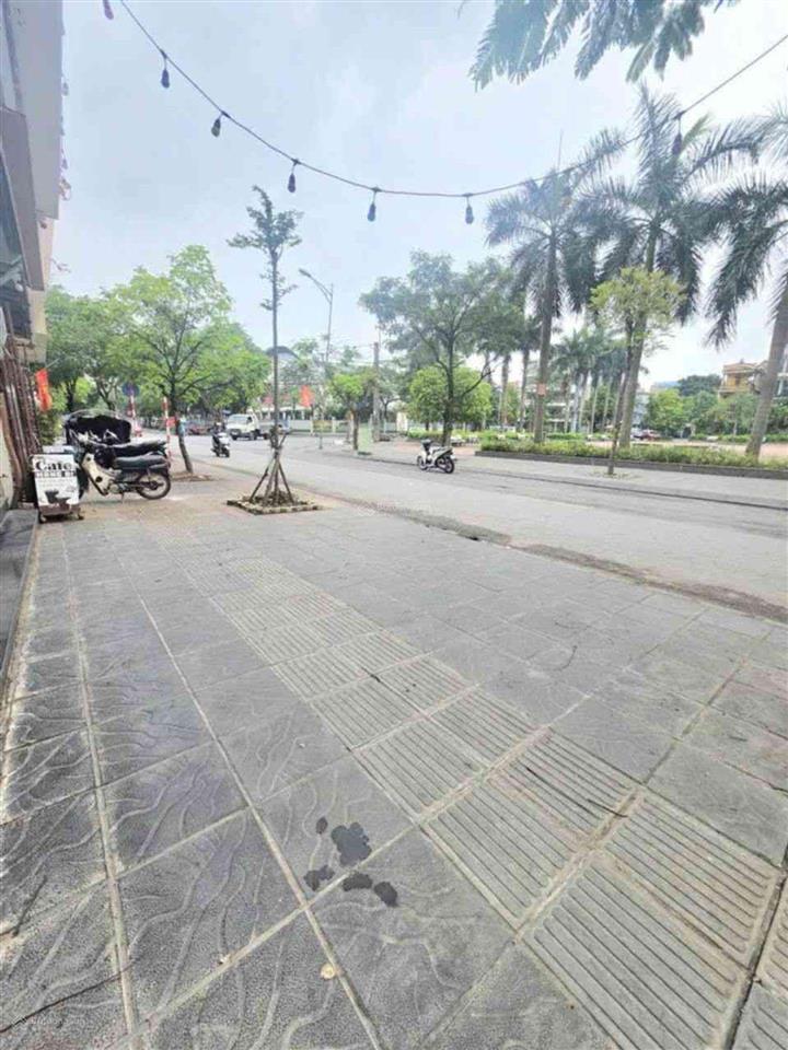 Nhà phố thanh am, việt hưng, long biên, dòng tiền, kinh doanh sầm uất, gần trường học, nhà văn hóa