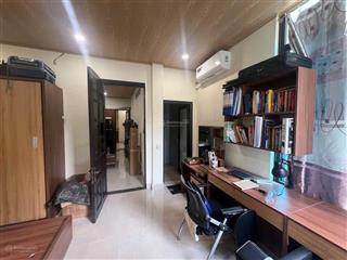 Trung tâm ngọc lâm, long biên,3 bước ra phố, đủ tiện ích,bài phút sang phố cổ, hơn 8tỷ thương lượng