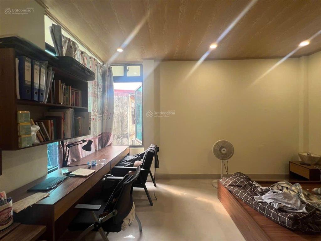 Trung tâm ngọc lâm, long biên,3 bước ra phố, đủ tiện ích,bài phút sang phố cổ, hơn 8tỷ thương lượng