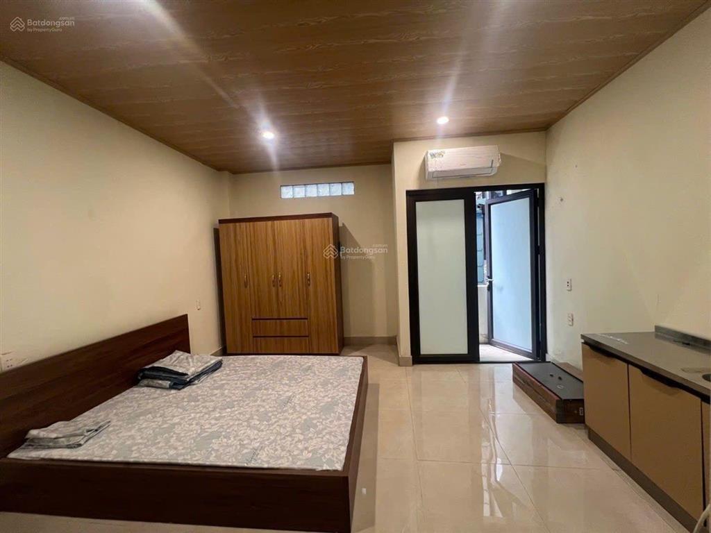 Trung tâm ngọc lâm, long biên,3 bước ra phố, đủ tiện ích,bài phút sang phố cổ, hơn 8tỷ thương lượng
