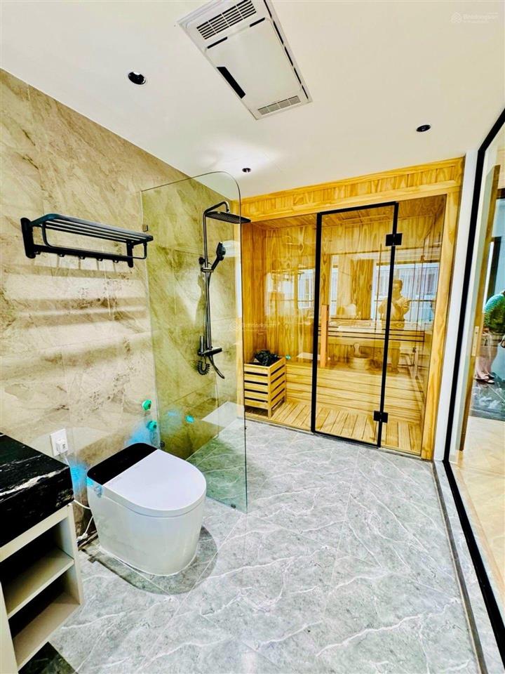 Nhà phố nguyễn sơn,long biên, giữa trung tâm,sầm uất, vỉa hè,ô tô tránh thông tứ tung, nội thất xịn