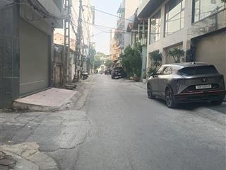 Nhà phố nguyễn sơn,long biên, giữa trung tâm,sầm uất, vỉa hè,ô tô tránh thông tứ tung, nội thất xịn