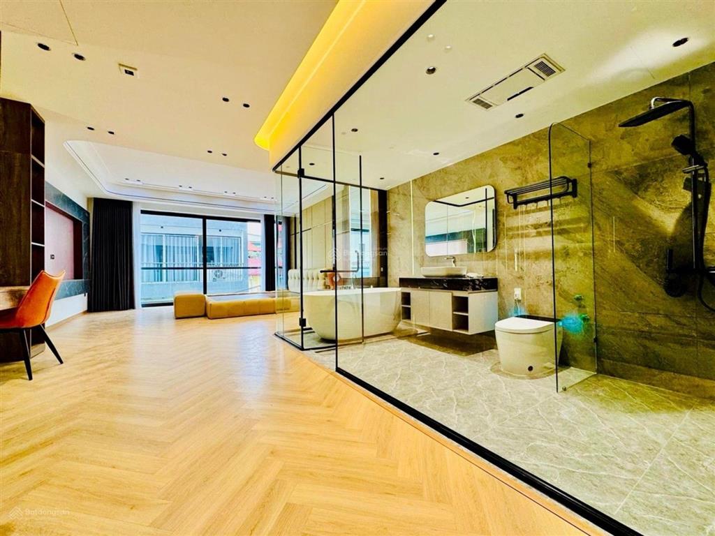 Nhà phố nguyễn sơn,long biên, giữa trung tâm,sầm uất, vỉa hè,ô tô tránh thông tứ tung, nội thất xịn