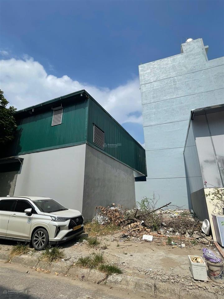 Đất phân lô hoa động, long biên, vỉa hè 3 ô tô tránh, thông số vàng, kinh doanh, gần hồ công viên.