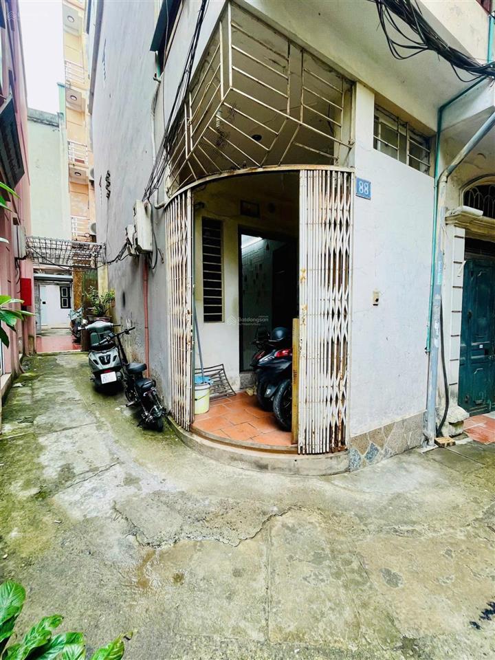 Nhà lô góc 2 mặt ngõ 17 mạc thị bưởi, hà nội 4 tầng, đối diện times city