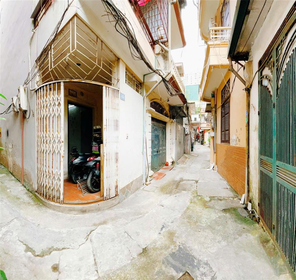Nhà lô góc 2 mặt ngõ 17 mạc thị bưởi, hà nội 4 tầng, đối diện times city