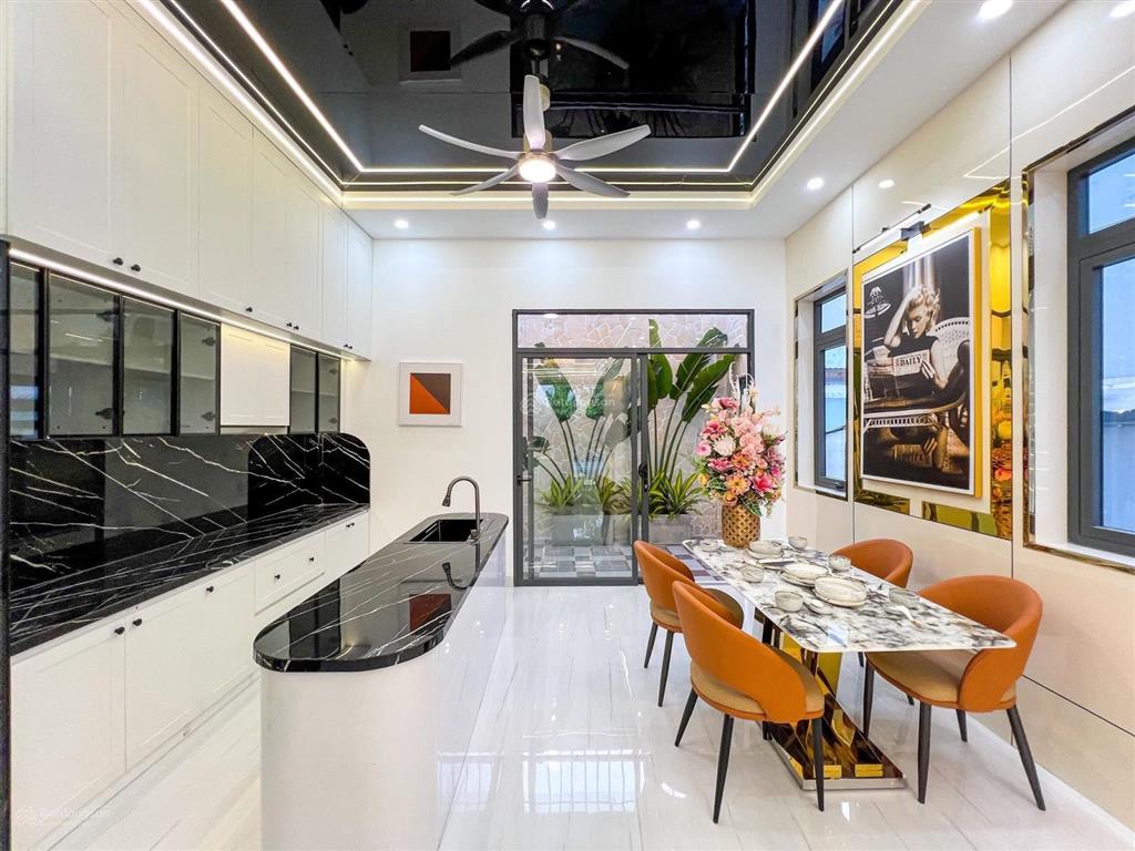 Cặp nhà 1 trệt 2 lầu mới hoàn thiện có hẻm hông 2m ngay đường d14 kdc hồng loan 6a