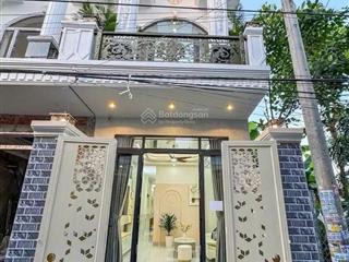 Nhà trệt lầu xây mới 100% có 3 phòng ngủ  hẻm 388 nguyễn văn cừ  thông ra đ trần nam phú