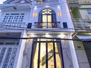 Nhà 1 trệt 2 lầu mới hoàn thiệnlộ oto sổ hồng hoàn công , cách bệnh viện trung ương 150m