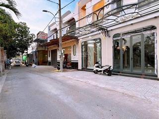 Nhà phố 2 tầng mới 100% lộ rộng 8m. oto đậu trước nhà sổ hồng hoàn công tặng full nội thất cao cấp