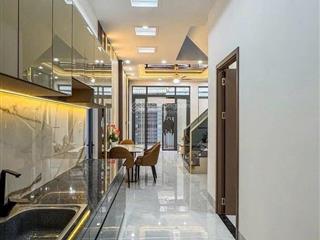 Nhà 1 trệt 1 lầu mới 100% công năng 3 phòng ngủ  mặt tiền lộ giới oto kế trường th hưng lợi