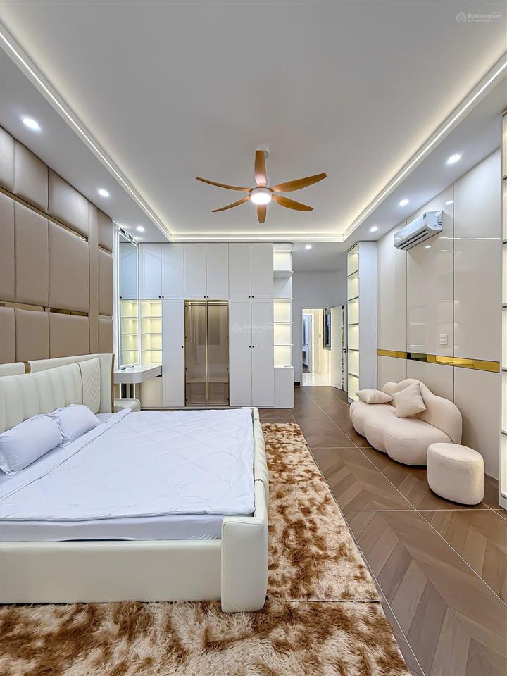Nhà 1 trệt 2 lầu mới hoàn thiện hiện đại đường d14 kdc hồng loan 6a gần bệnh viện đh nam cần thơ