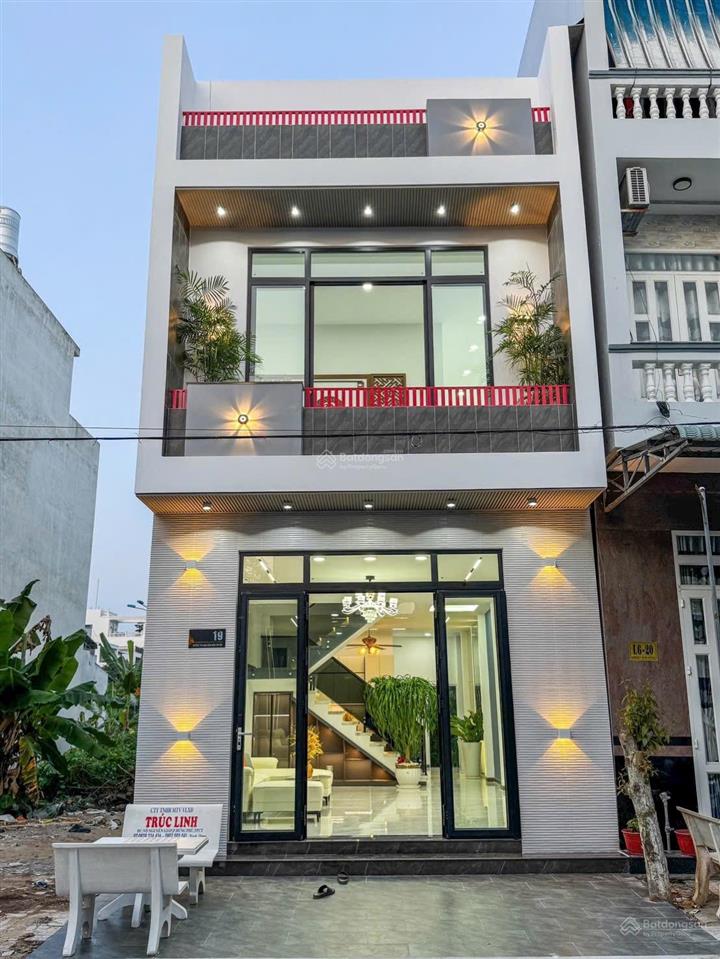Giảm giá bán nhanh nhà lầu mới đẹp full nội thất gần trường học trần hoàng na