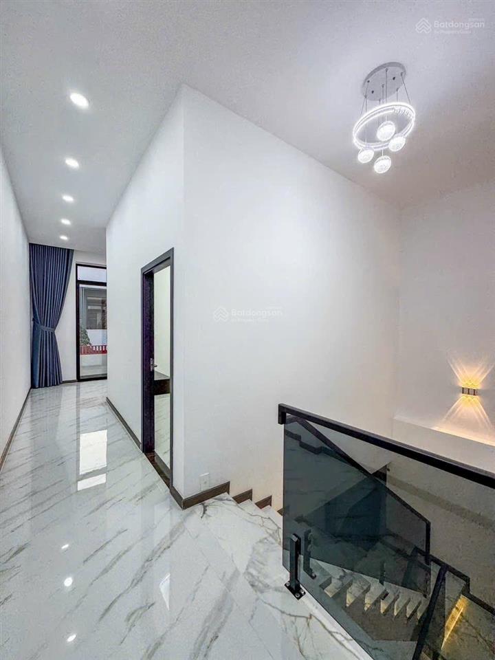 Giảm giá bán nhanh nhà lầu mới đẹp full nội thất gần trường học trần hoàng na