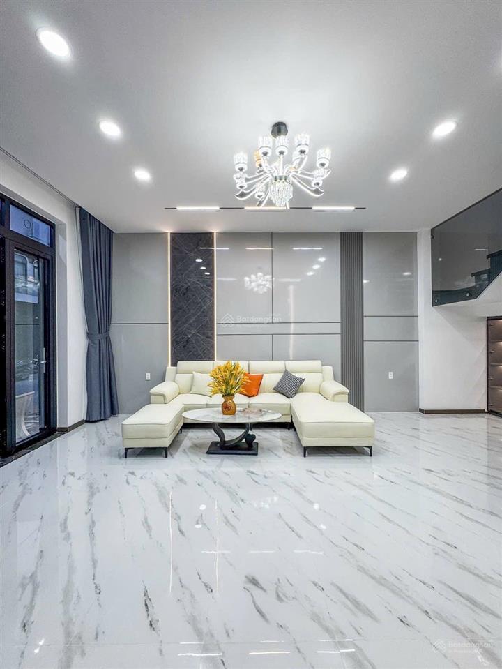 Giảm giá bán nhanh nhà lầu mới đẹp full nội thất gần trường học trần hoàng na