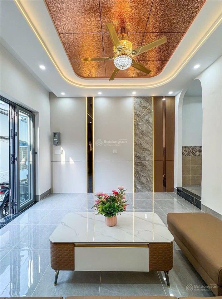 Bán nhà lầu mới đẹp có 4 phòng ngủ sổ hồng hoàn công nhà gần trường cđ kinh tế tp cần thơ