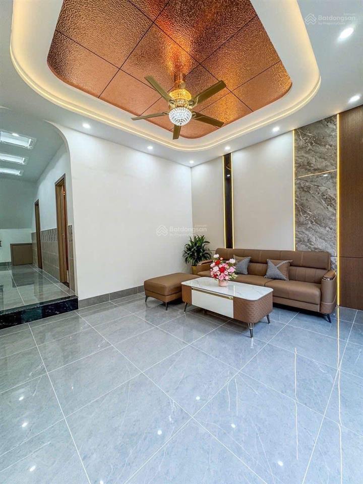 Bán nhà lầu mới đẹp có 4 phòng ngủ sổ hồng hoàn công nhà gần trường cđ kinh tế tp cần thơ