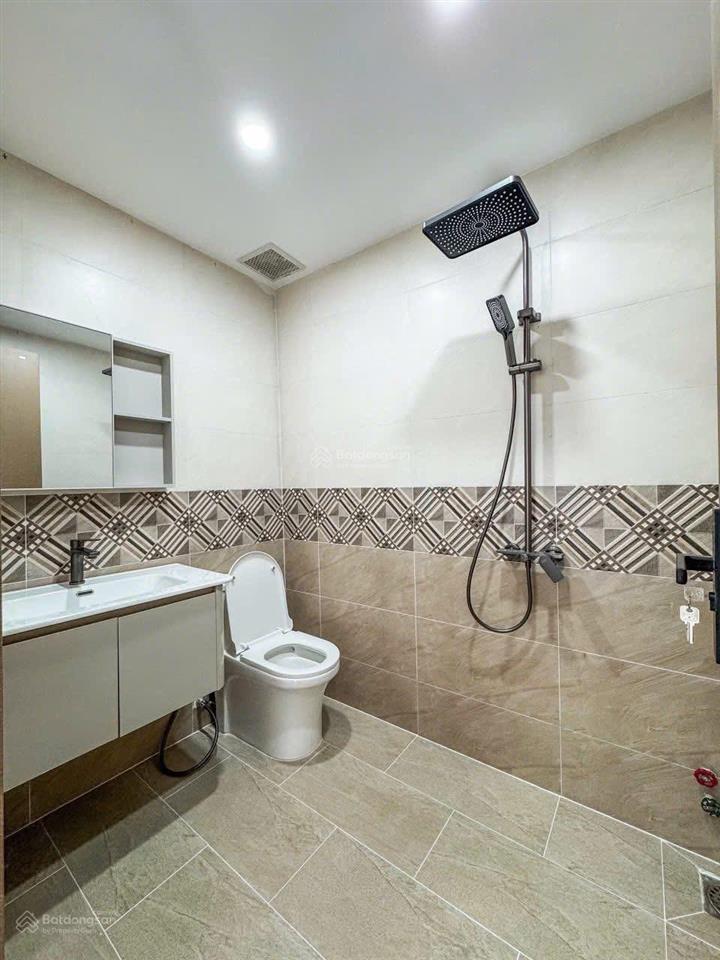 Bán nhà lầu mới đẹp có 4 phòng ngủ sổ hồng hoàn công nhà gần trường cđ kinh tế tp cần thơ
