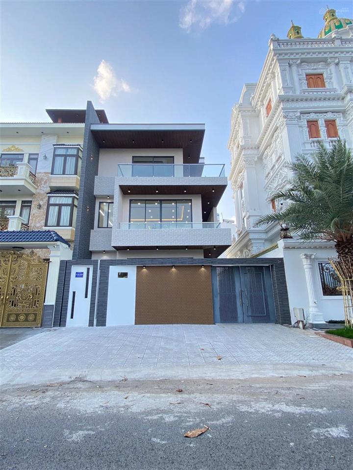 Cho thuê nhà biệt thự 2 lầu kế siêu thị go ngay kdc hưng phú tp cần thơ