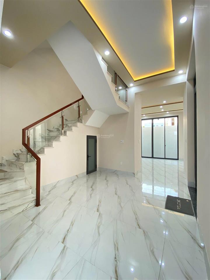 Cho thuê nhà biệt thự 2 lầu kế siêu thị go ngay kdc hưng phú tp cần thơ