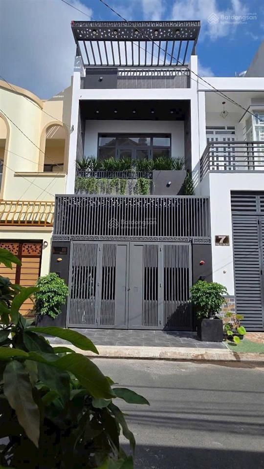 Giảm giá bán nhanh nhà lầu mới đẹp full nội thất ngay kdc hồng phát công năng 3 phòng ngủ