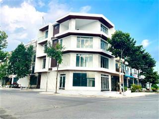 Cho thuê nhà biệt thự 1trệt 3 lầu góc 2 mặt tiền thuận tiện vừa ở kinh doanh vp công ty lộ giới 20m
