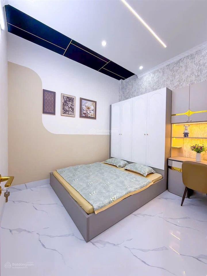Nhà lầu mới đẹp  kế khu ẩm thực bờ hồ bún sáng  gần trường đại học y dược tp  đh cần thơ.