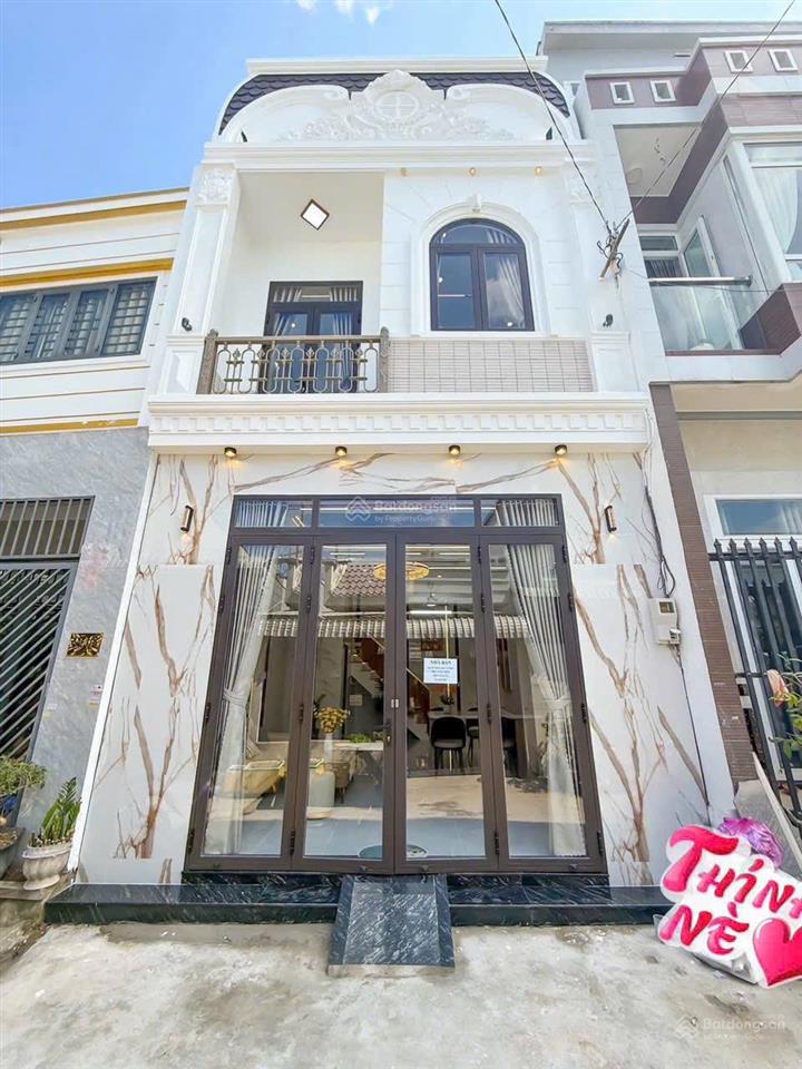 Nhà lầu mới đẹp  kế khu ẩm thực bờ hồ bún sáng  gần trường đại học y dược tp  đh cần thơ.