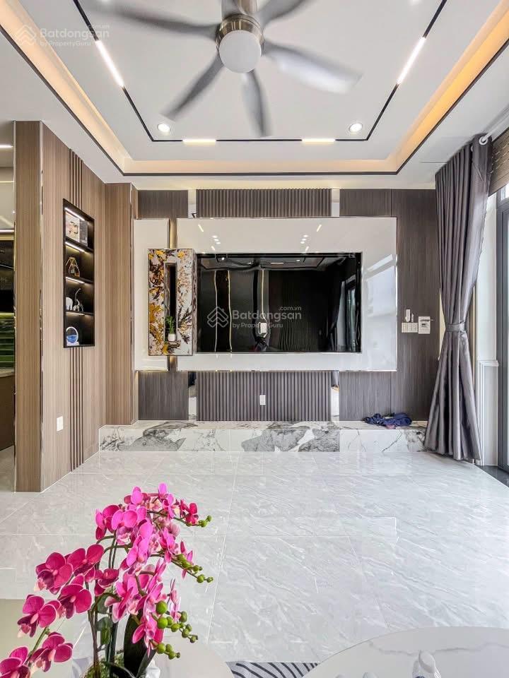 Nhà 3 tầng mới đẹp khu vực an ninh thích hợp kinh doanh gần bệnh viện nhi đồng đại học fpt