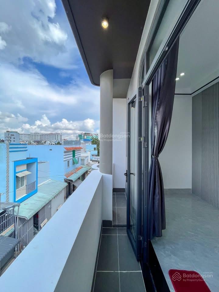 Nhà 3 tầng mới đẹp khu vực an ninh thích hợp kinh doanh gần bệnh viện nhi đồng đại học fpt