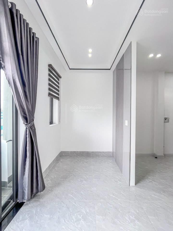 Nhà 3 tầng mới đẹp khu vực an ninh thích hợp kinh doanh gần bệnh viện nhi đồng đại học fpt