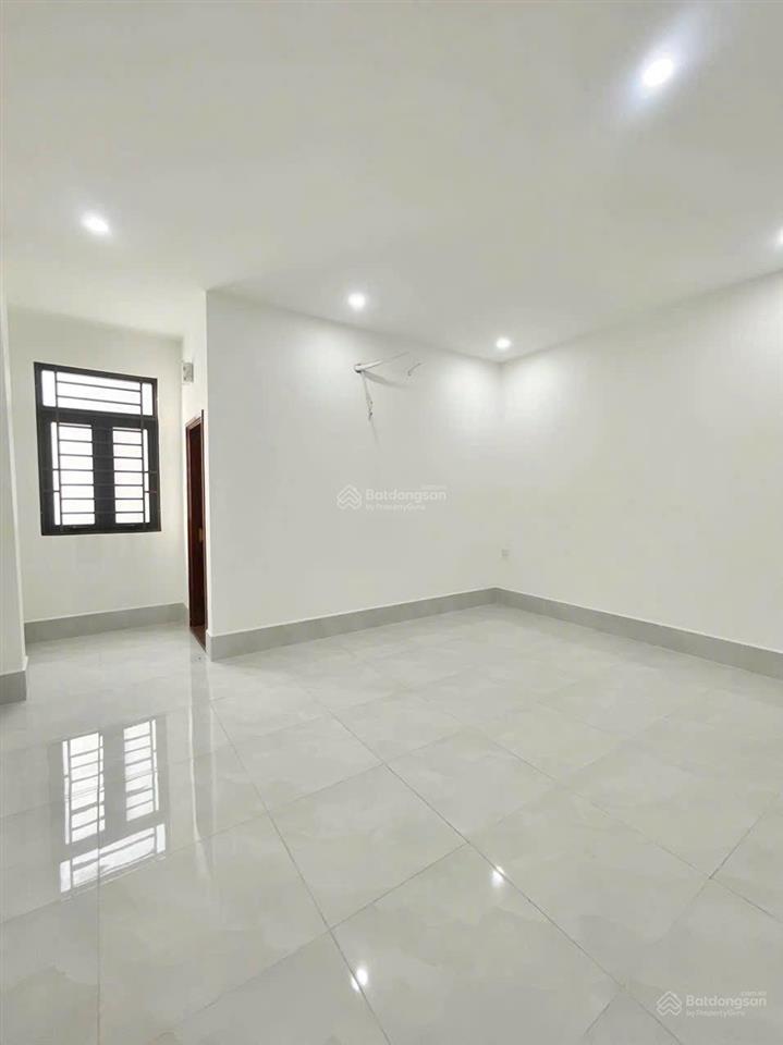 Cho thuê nhà 1 trệt 3 lầu mới đẹp sẵn nội thất mặt tiền kinh doanh lộ 30m hồng loan 5c gần bến xe