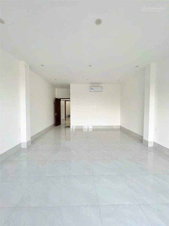 Cho thuê nhà 1 trệt 3 lầu mới đẹp sẵn nội thất mặt tiền kinh doanh lộ 30m hồng loan 5c gần bến xe