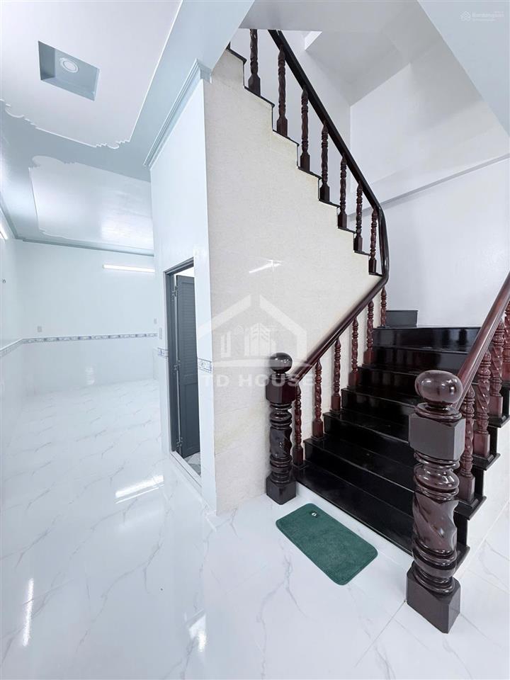 Nhà lầu 4 phòng ngủ, 2 máy lạnh, gần trường đại học fpt, bệnh viện nhi đồng, lộ giới xe tải chở đồ