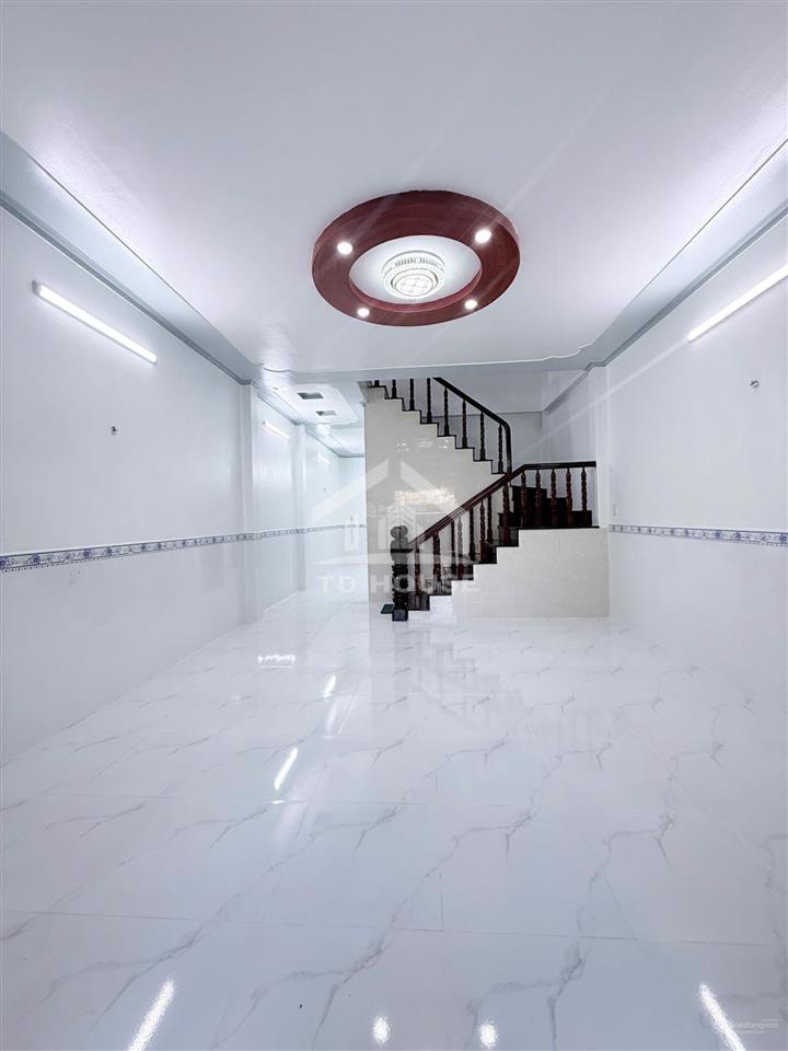 Nhà lầu 4 phòng ngủ, 2 máy lạnh, gần trường đại học fpt, bệnh viện nhi đồng, lộ giới xe tải chở đồ