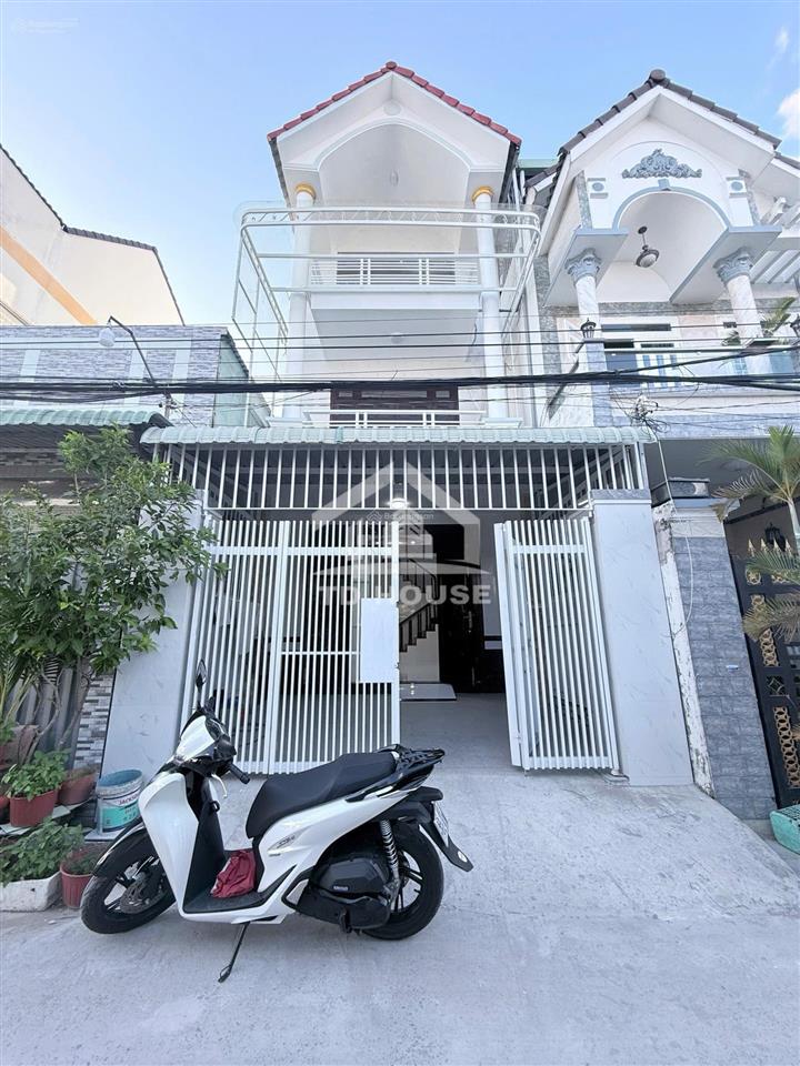 Nhà lầu 4 phòng ngủ, 2 máy lạnh, gần trường đại học fpt, bệnh viện nhi đồng, lộ giới xe tải chở đồ