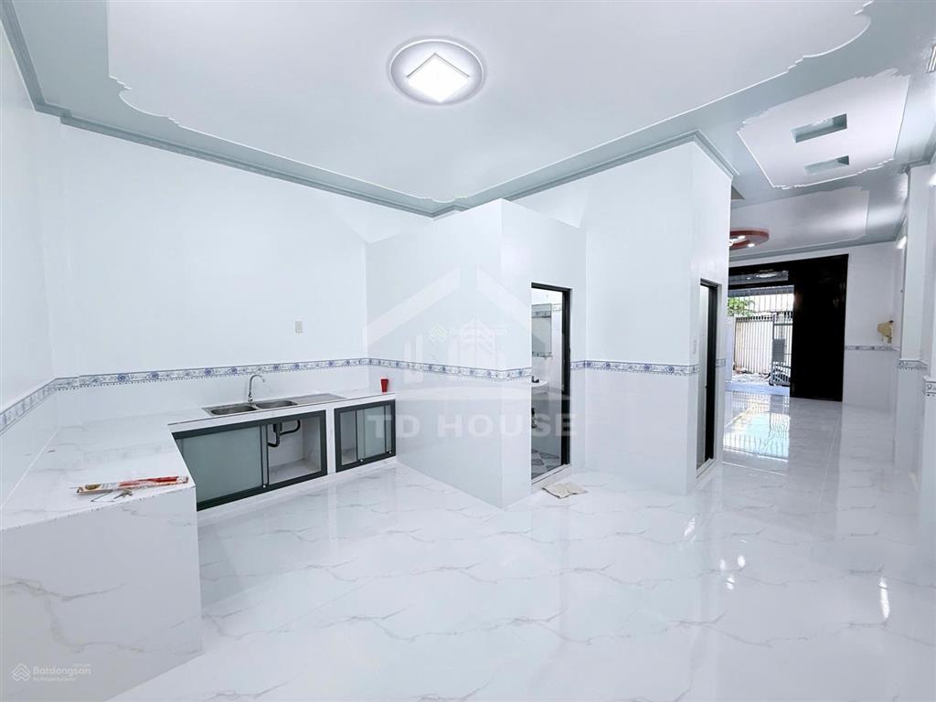 Nhà lầu 4 phòng ngủ, 2 máy lạnh, gần trường đại học fpt, bệnh viện nhi đồng, lộ giới xe tải chở đồ