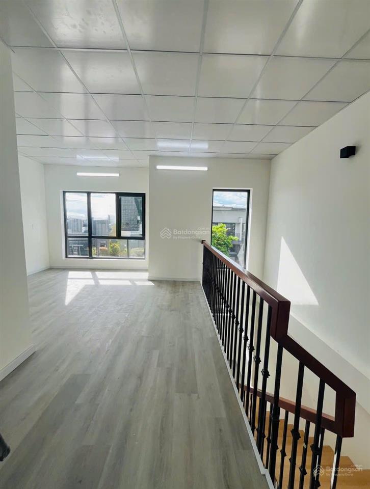Cho thuê nhà 1 trệt 2 lầu đẹp mới 100%  sẵn máy lạnh  kdc nam long 3  cái răng tp cần thơ