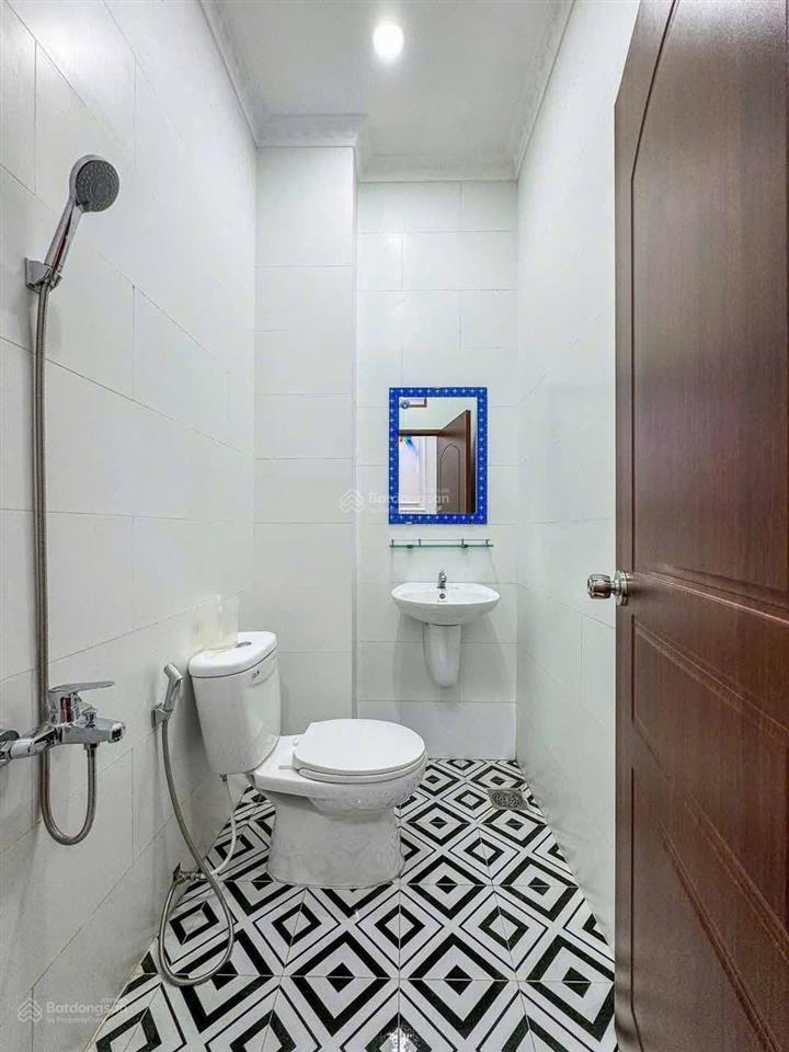 Nhà 3 lầu mới đẹp mặt tiền nguyễn văn trỗi kế bên trường đại học cần thơ giảm giá banh nhanh