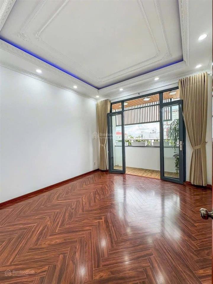 Nhà 3 lầu mới đẹp mặt tiền nguyễn văn trỗi kế bên trường đại học cần thơ giảm giá banh nhanh