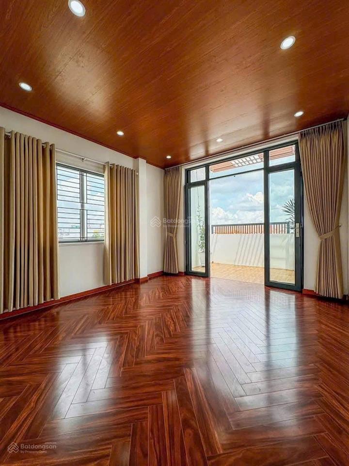 Nhà 3 lầu mới đẹp mặt tiền nguyễn văn trỗi kế bên trường đại học cần thơ giảm giá banh nhanh
