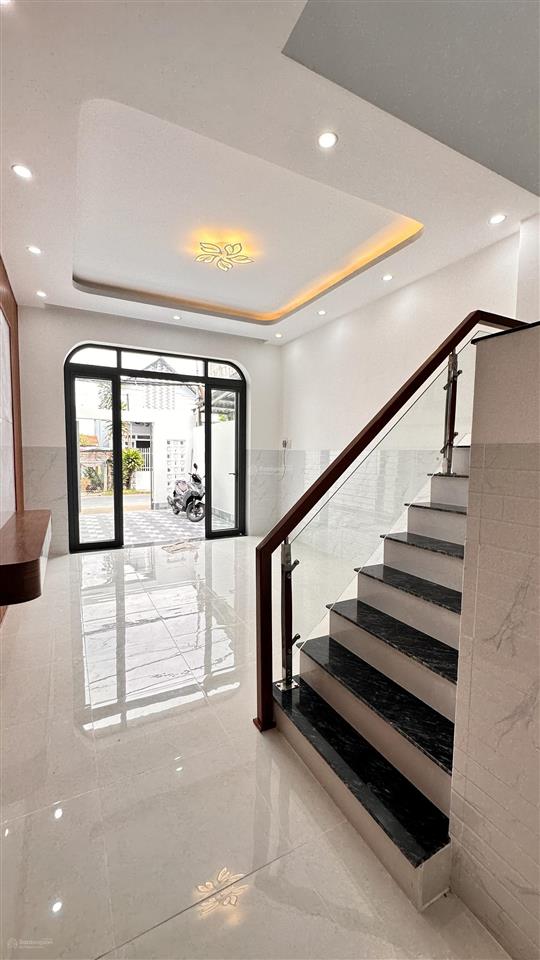 Bán nhà lầu mới đẹp mặt tiền kinh doanh lộ nhựa 6m cách trường đại học tây đô 850m cái răng, tp ct