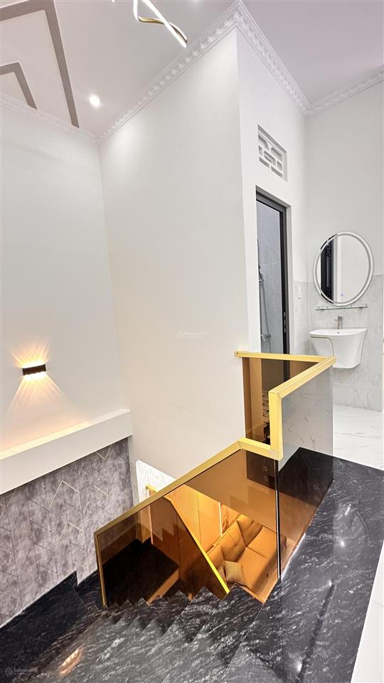 Giảm giá bán nhanh nhà lầu mới đẹp có 3 phòng ngủ lộ 4m sổ hồng hoàn công gần trường đại học y dược