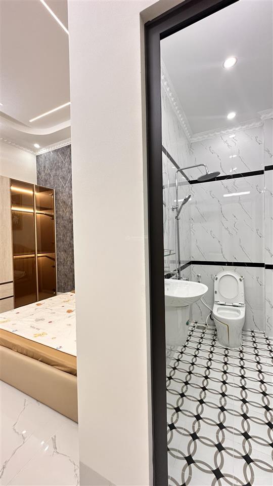 Giảm giá bán nhanh nhà lầu mới đẹp có 3 phòng ngủ lộ 4m sổ hồng hoàn công gần trường đại học y dược