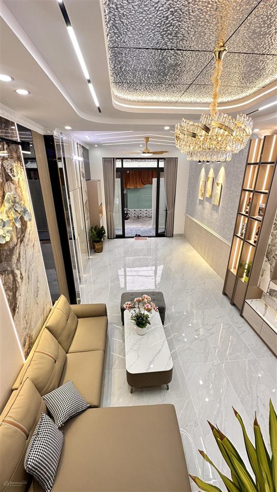Giảm giá bán nhanh nhà lầu mới đẹp có 3 phòng ngủ lộ 4m sổ hồng hoàn công gần trường đại học y dược