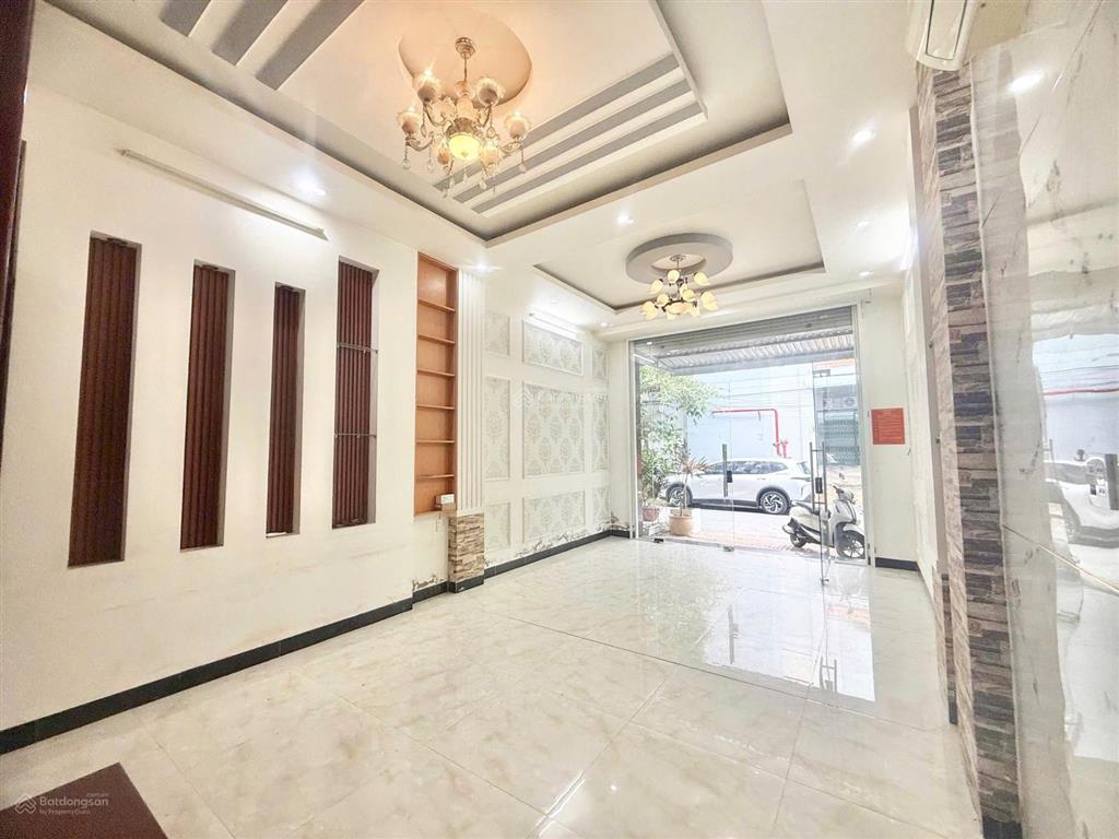 Nhà 1 trệt 2 lầu vị trí đẹp kinh doanh vp công ty, cách đường lý thái tổ 70m, nhà sẵn nội thất